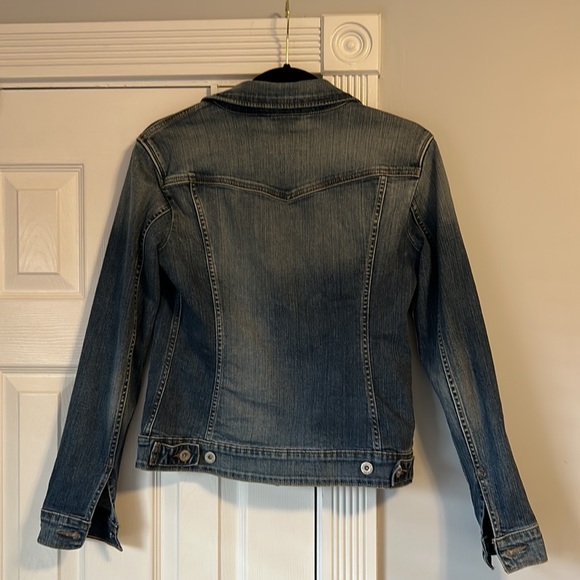 Ladies size small Levi’s jean jacket. - Picture 2 of 8